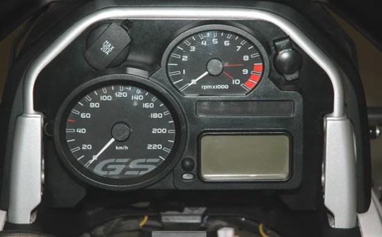 Cockpit Cover With 2 Accessory Sockets - BMW R1200GS/A (2008-2013)
