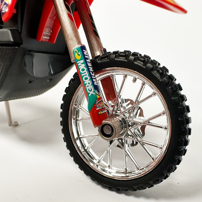 GasGas RX450F #1 Dakar Rally 2023 - Bburago 1:18 Scale Model - Image 10