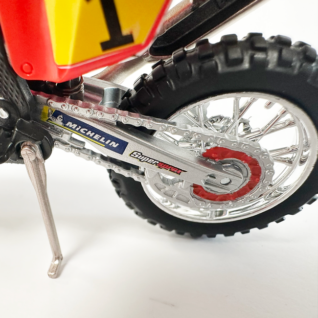 GasGas RX450F #1 Dakar Rally 2023 - Bburago 1:18 Scale Model - Image 11
