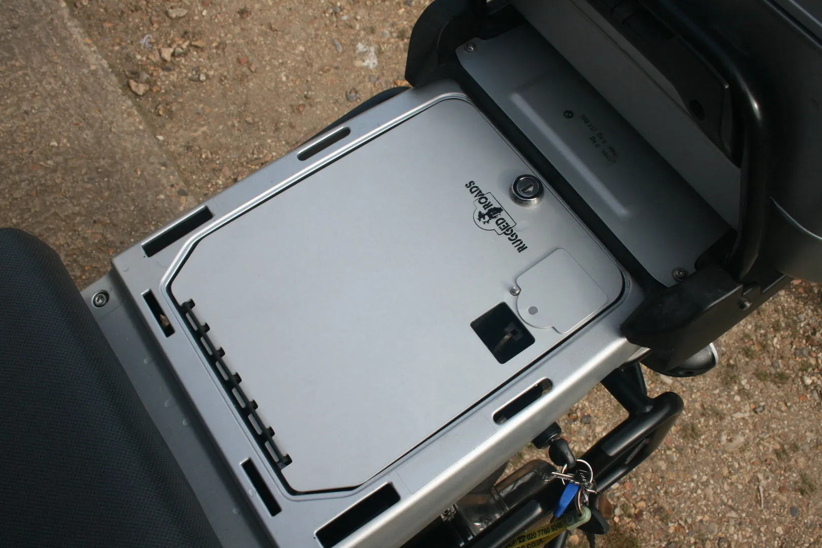 BMW R1150GS & R1100GS - Locking Tool Box Cover - Image 3