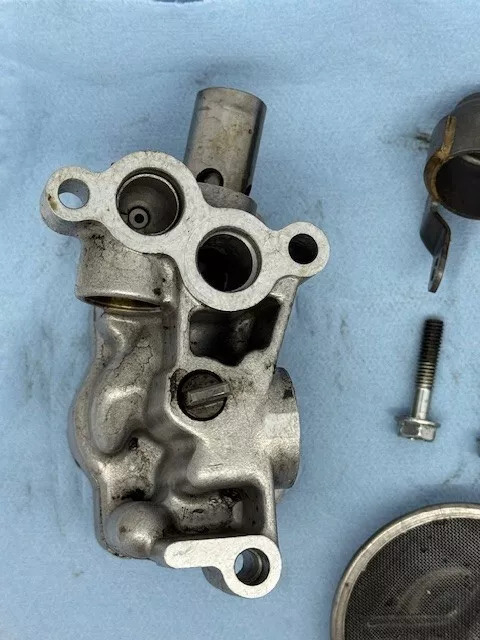 OEM Honda Oil Pump Assembly Complete - Africa Twin RD04 - 15100MV1000 - Used - Image 5