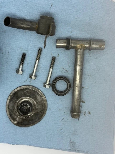 OEM Honda Oil Pump Assembly Complete - Africa Twin RD04 - 15100MV1000 - Used - Image 3